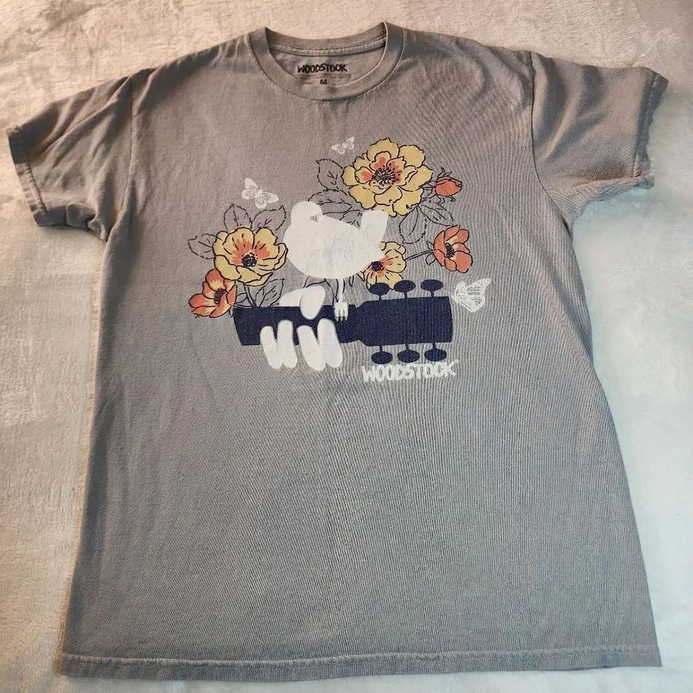 3 For $24 Woodstock Light Grey Tshirt With Graphic Size Medium